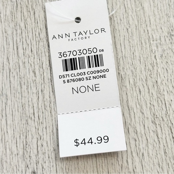 New ANN TAYLOR FACTORY Women’s Ivory Gold Woven Multifunctional Scarf 29”X53” - Picture 7 of 9